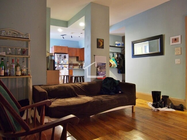 Building Photo - 14 Glenville Ave