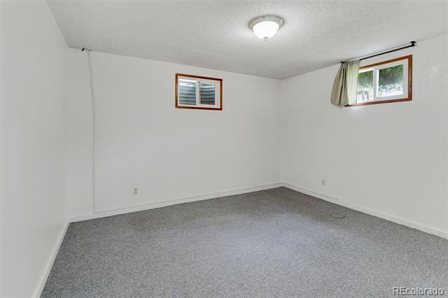 Building Photo - 411 Redwood Dr