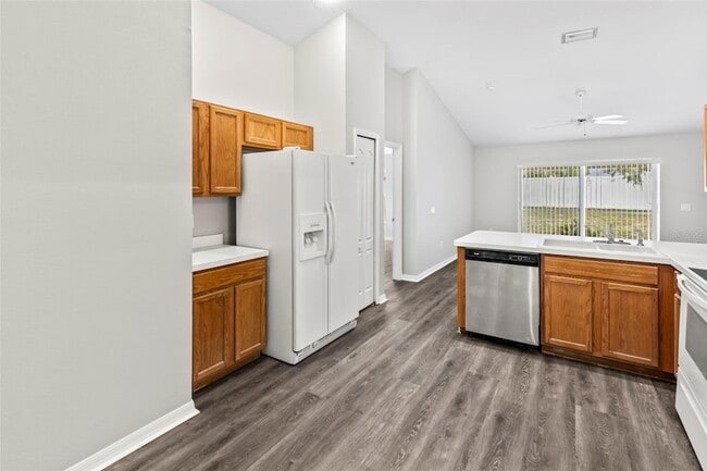 Building Photo - 11111 Lakeside Vista Dr