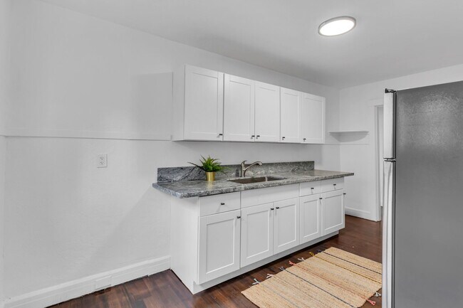 Building Photo - 367 Franklin St