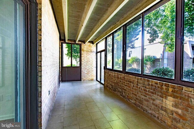 Building Photo - 1 Stonehenge Cir