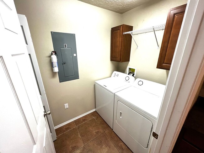 Building Photo - 1101 W 15th St