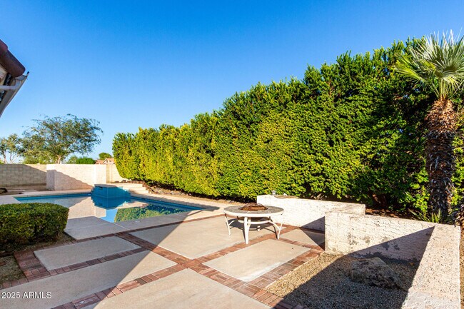 Building Photo - 12349 N 71st Dr