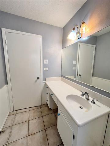 Building Photo - 1209 Irwin Dr