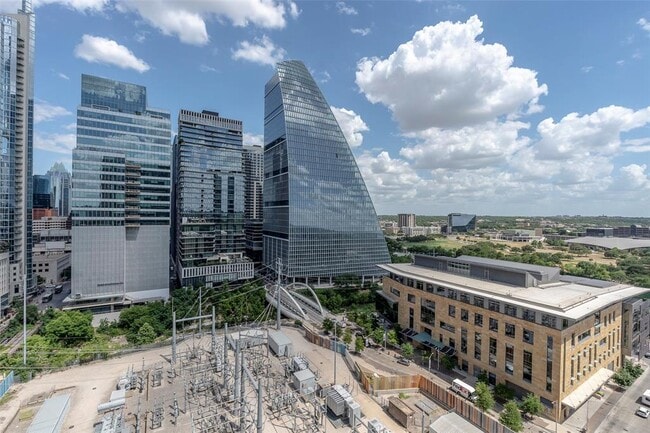 Building Photo - 222 West Ave