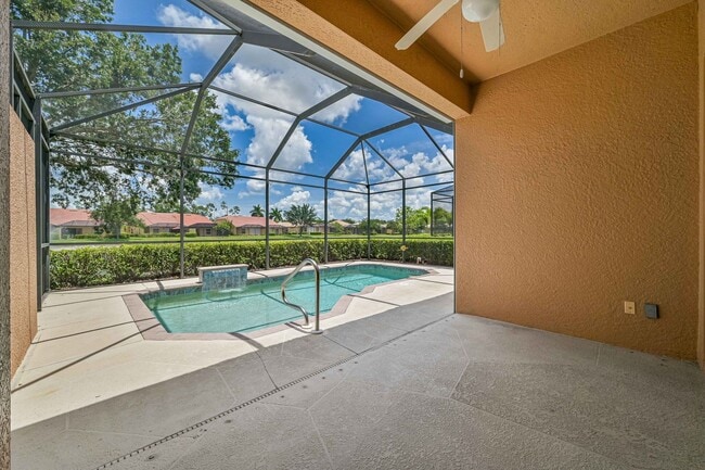 Building Photo - ** Immaculate,  3 Bed/2 Bath Lake Front Pool Home in Naples ~ Available NOW**
