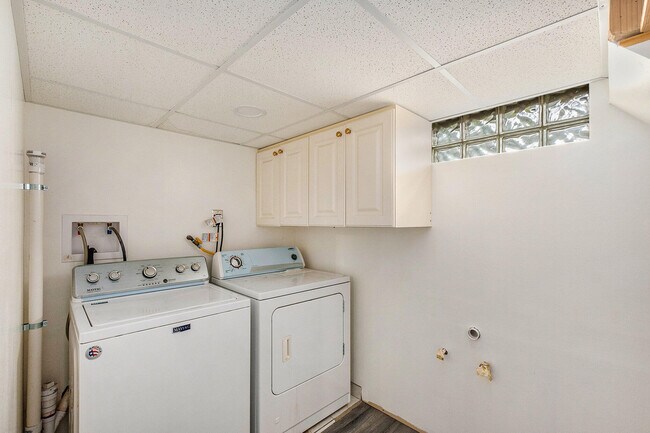 Building Photo - 4490 Blaine Ave SE