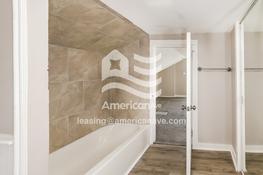 Building Photo - 628 Spruce St