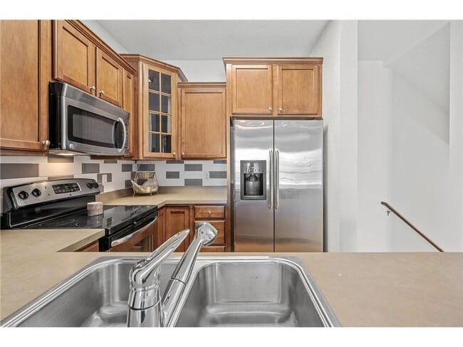 Building Photo - Awesome otesgo property for lease, 3 beds 2 baths, updates through-out!