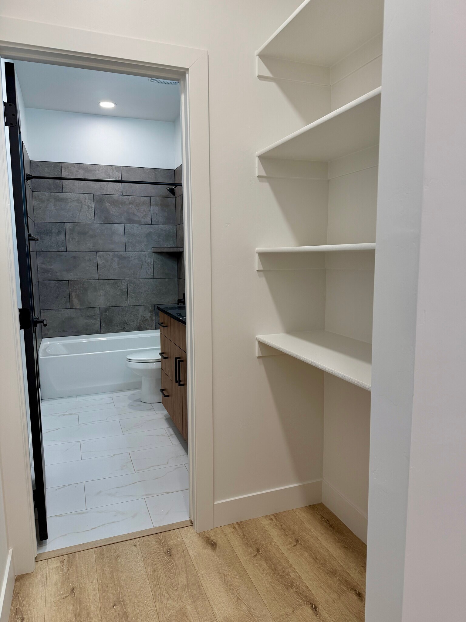 Building Photo - 2717 S Howard Ln