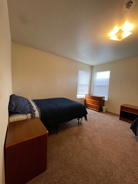 Building Photo - 6405N Chapel Hill Blvd