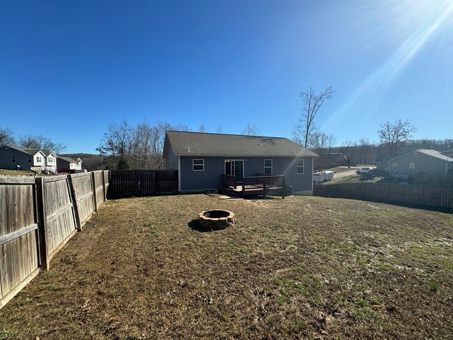 Building Photo - Updated Split Level 4 Bedroom Home with a ...