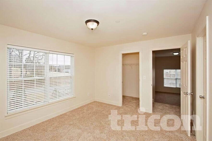 Building Photo - 500 Dante Ranch Ln