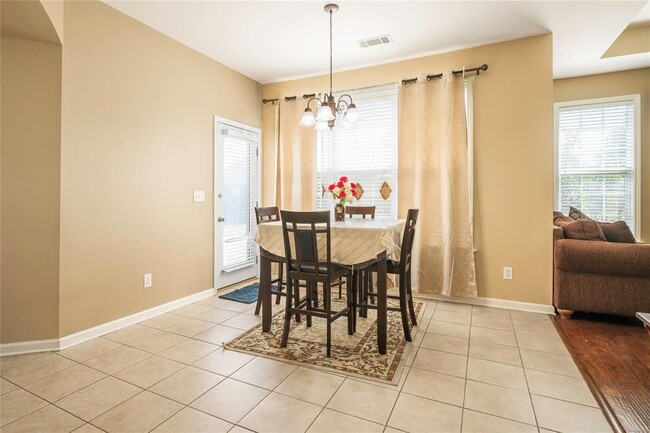 Building Photo - 9425 Chadesberry Ct