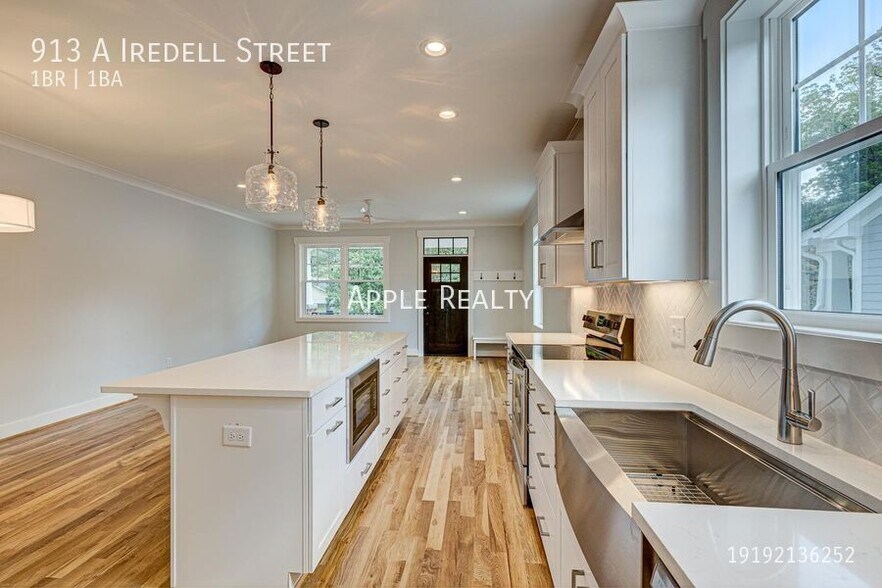 Building Photo - 913 Iredell St