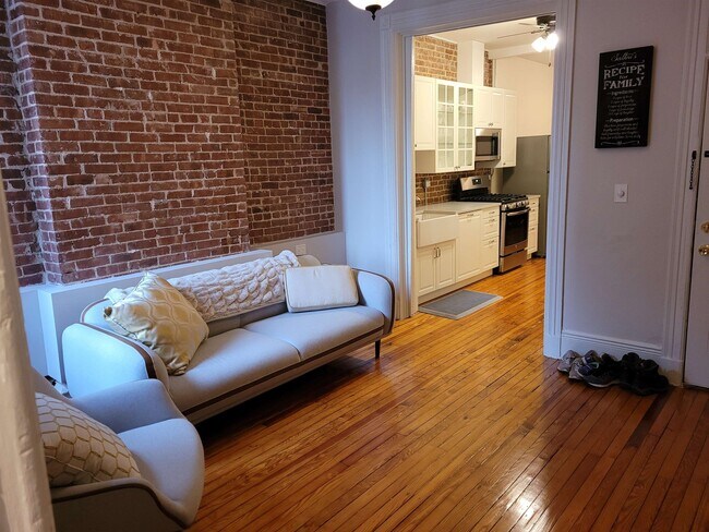 Building Photo - 841 Willow Ave