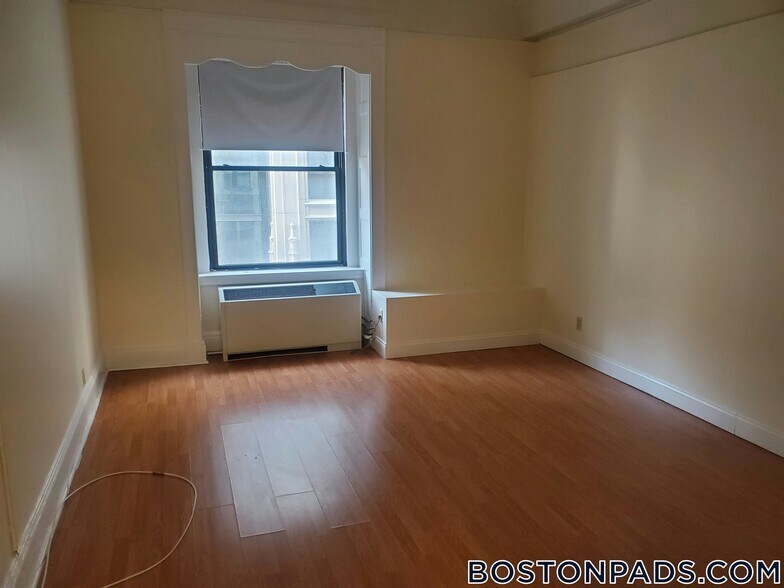 Building Photo - 62 Boylston St