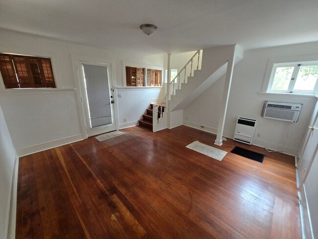 Building Photo - Beautiful 2 Bed 1 Bath Home in Sierra Madre