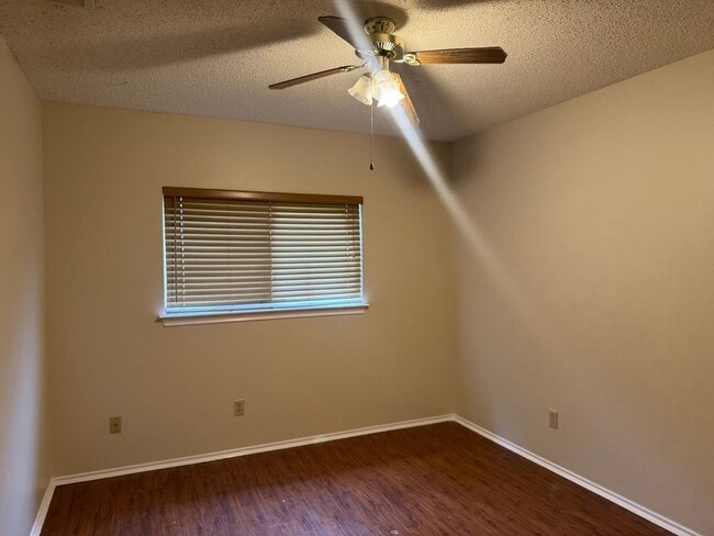 Building Photo - Beautiful 3/2 Home Available for Lease In NW San Antonio!