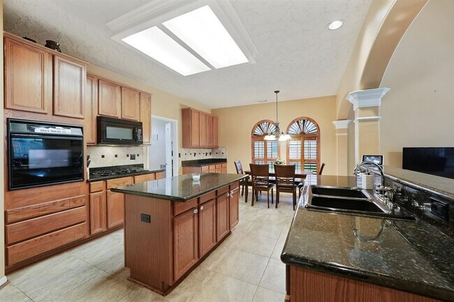 Building Photo - 4426 Park Bend Dr