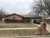 Building Photo - 2303 Daisy Dr