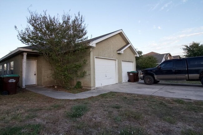 Building Photo - 7219 Golf Way