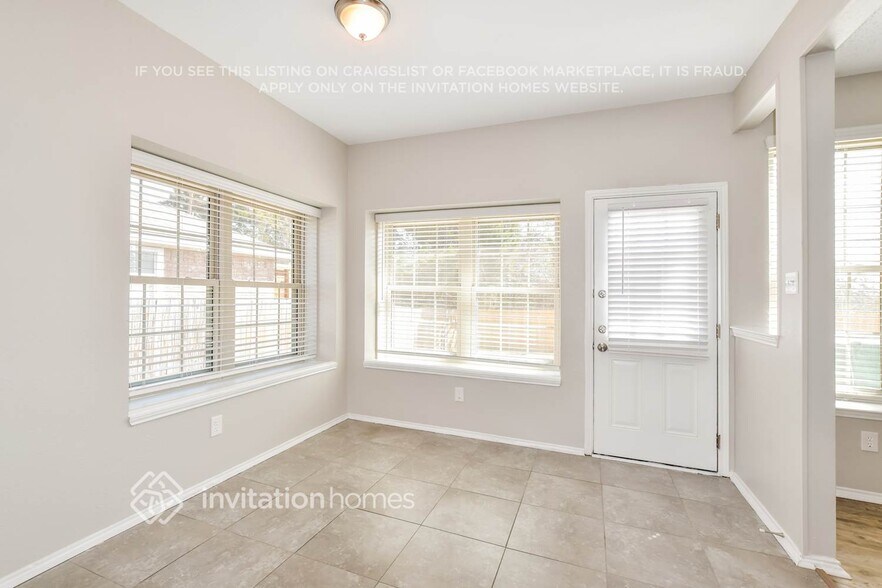 Building Photo - 205 Moss Dr