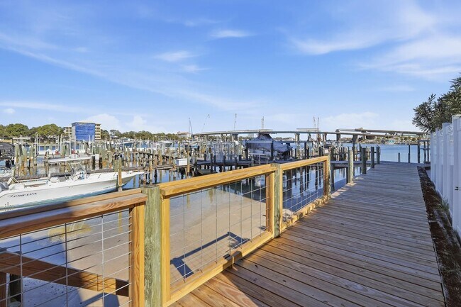 Building Photo - 330 Bluefish Dr