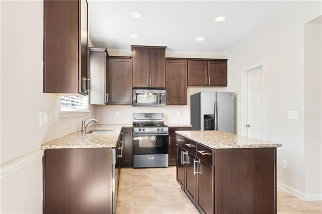 Building Photo - 2405 Sardis Chase Ct