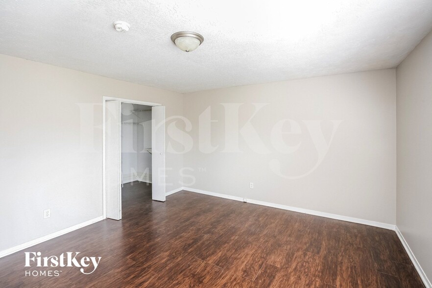 Building Photo - 8819 Timberwood Dr