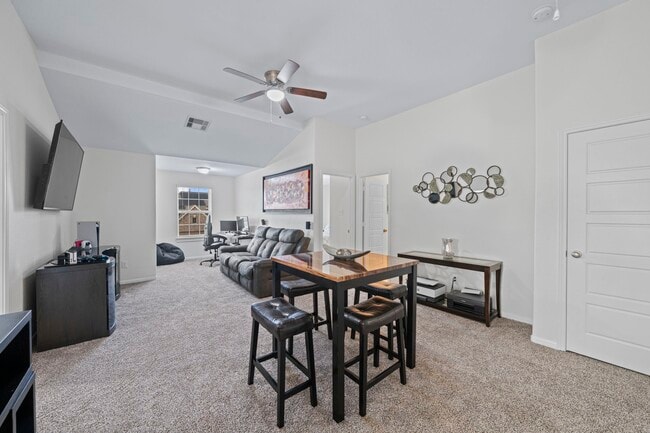 Building Photo - 24239 Golden Fallow Dr