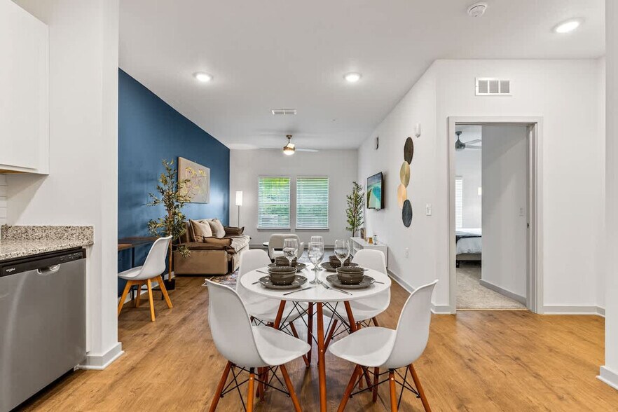 Building Photo - 14531 Star Water Rd