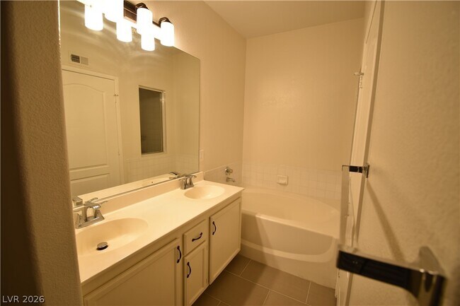 Building Photo - 7713 Himalayas Ave