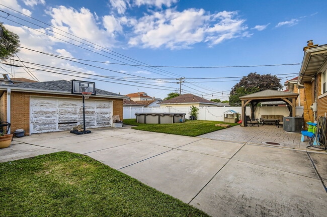 Building Photo - 7536 W 59th St