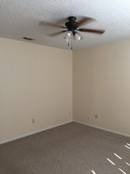 Bedroom - 4123 Villa Dr