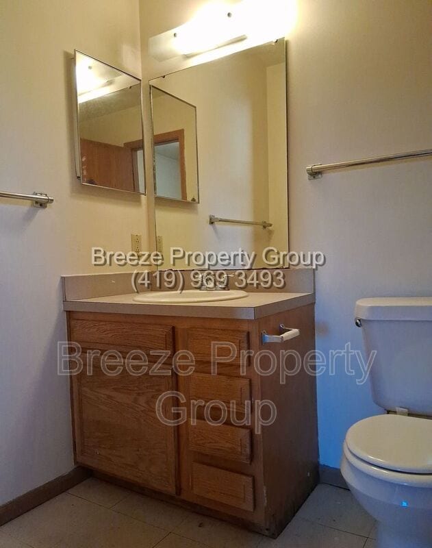 Building Photo - 197 W Chalmers Ave