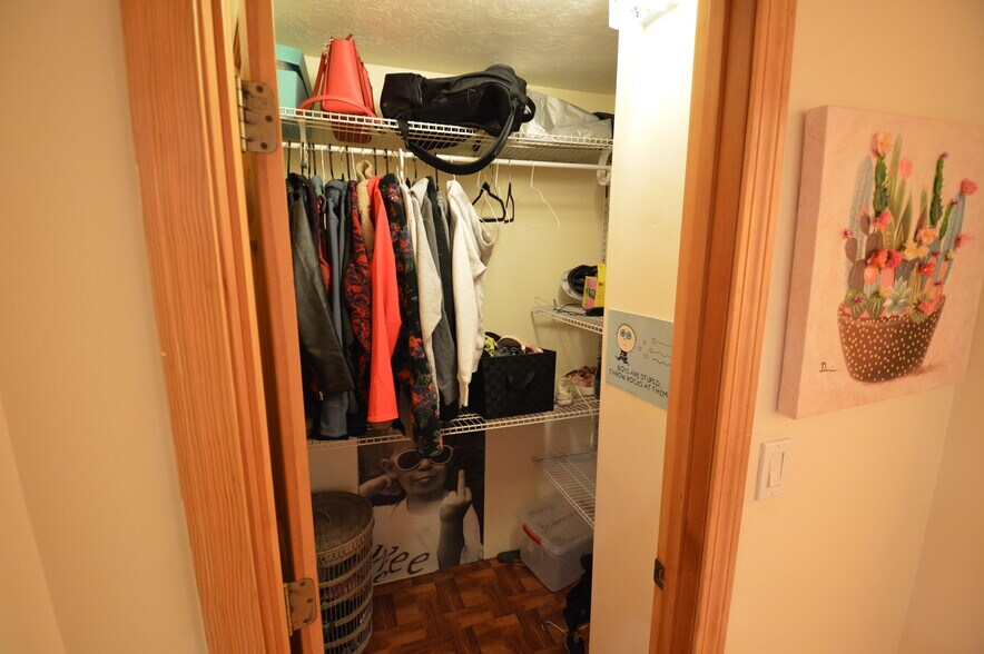 Building Photo - 94 Pleasant St