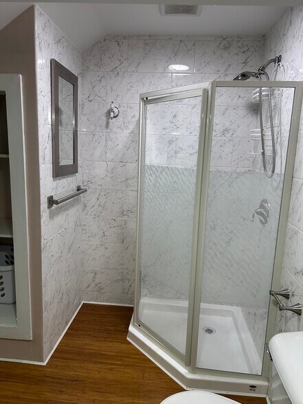 Shower - 119 S 4th St