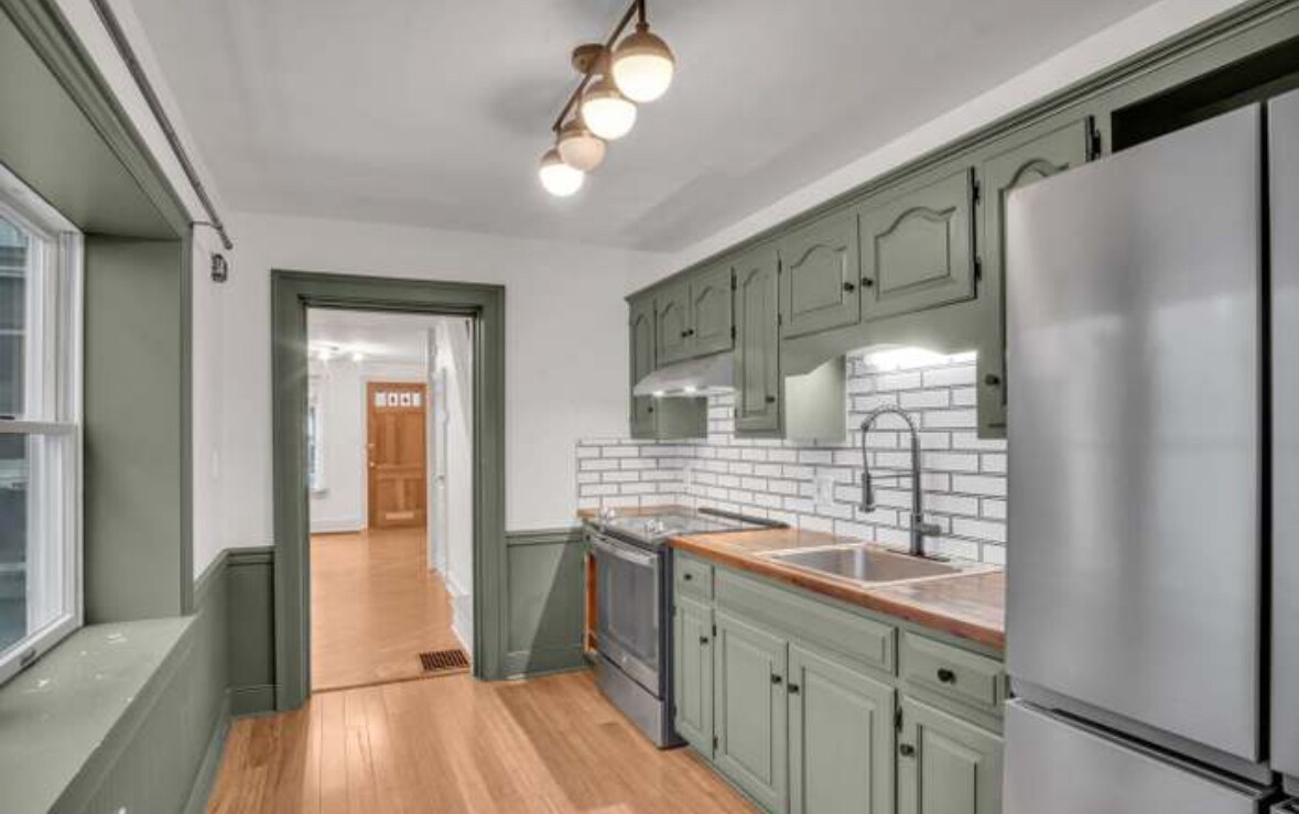 Kitchen - 63 E North St