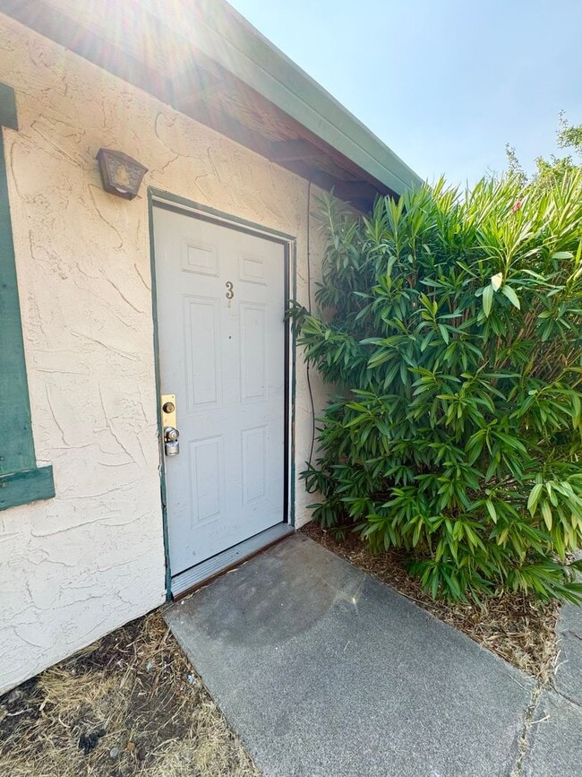 Building Photo - MO558