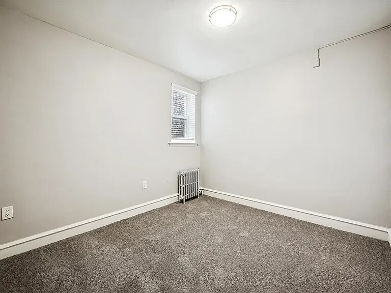 Building Photo - 7212 Oxford Ave