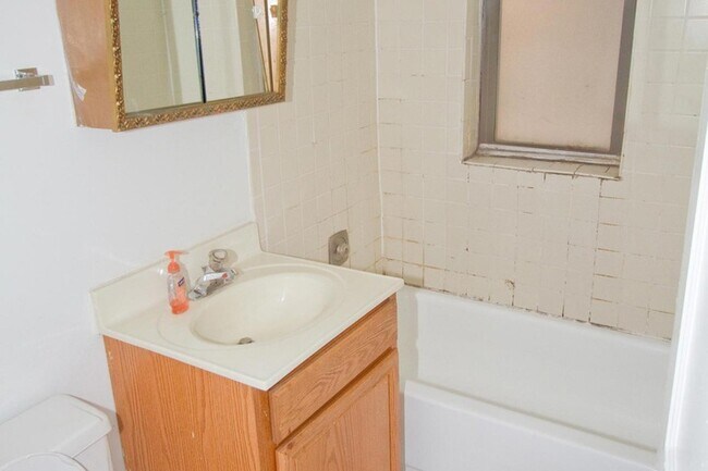Floorplan - 5335-5345 S. Kimbark Avenue