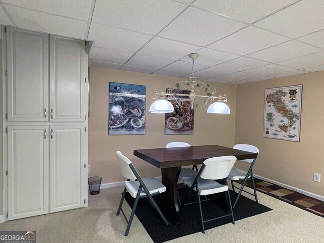 Building Photo - 3550 River Trace Dr