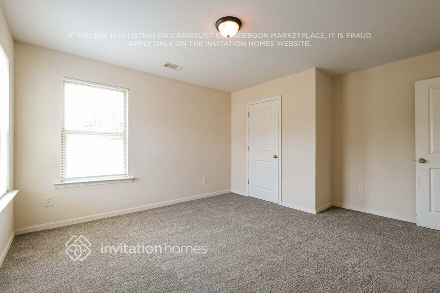 Building Photo - 4232 Oak Field Dr