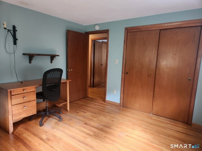 Building Photo - 3 Standish Dr