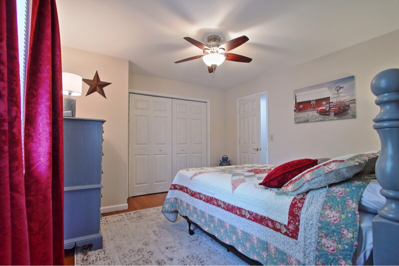 Building Photo - 123 S Railroad St