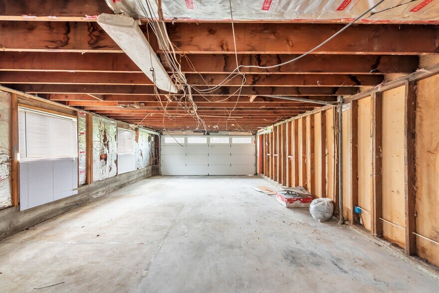 Building Photo - 5134 S 170th St