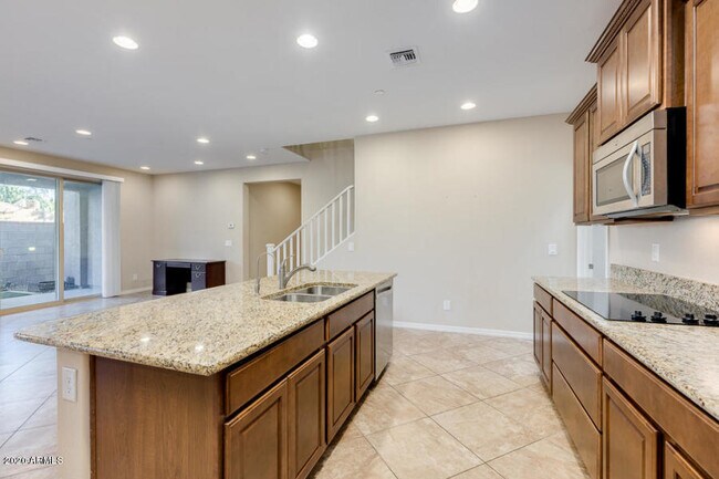 Building Photo - 4770 E Tierra Buena Ln
