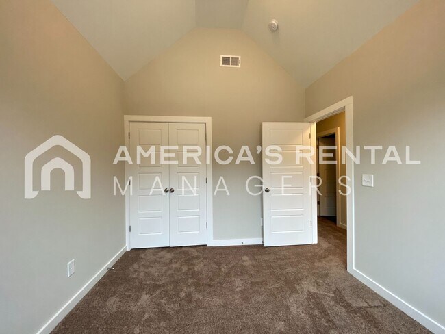 Building Photo - 7950 St.James Dr