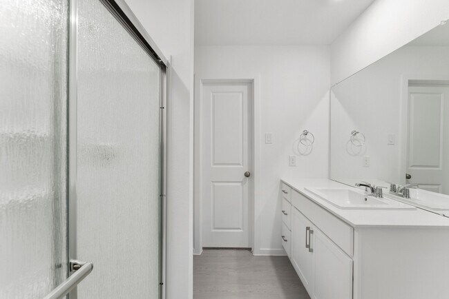 Building Photo - 706 Umbrella Tree Dr